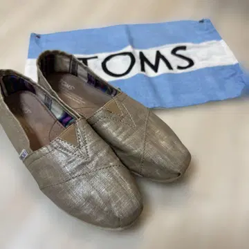 중고 TOMS 베이지 슬립온 7 (24.0cm)