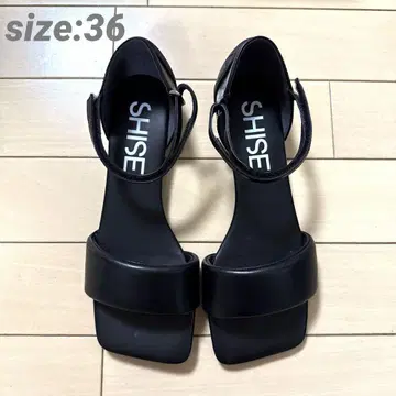 SHISEI PADDED SANDALS 시세이 패디드 샌들