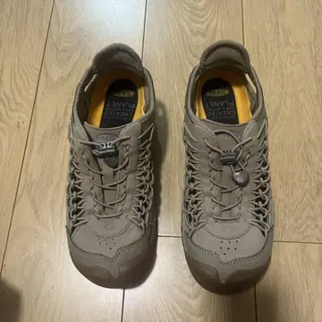 KEEN UNEEK NXIS 킨 유니크 넥시스 남성 스니커즈