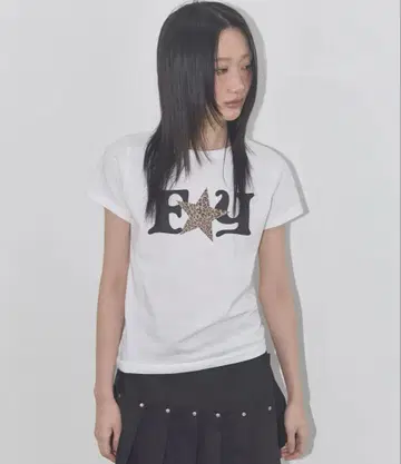 fancy club 화이트 별 모양 로고 T셔츠