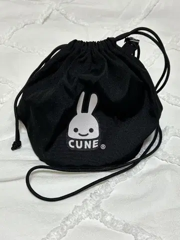 CUNE 복조리 숄더백