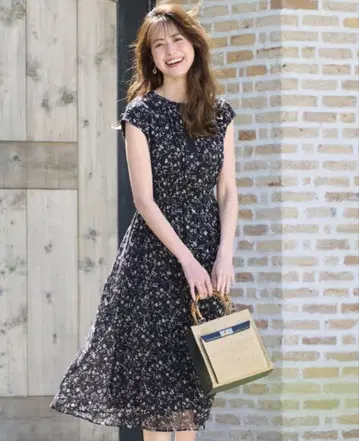 anySIS 플라워 블룸 프린트 원피스 블랙 사이즈 1