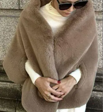 JENNE 리치 볼륨 퍼 케이프