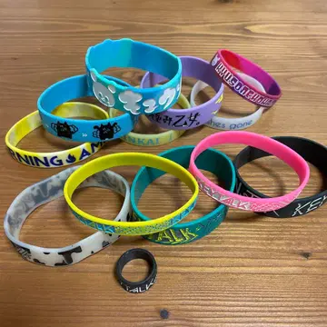 게스의 극미 오토메. KEYTALK 큐소네코가미 등 러버 밴드