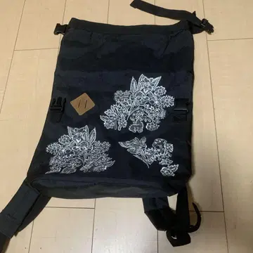 SUPER HAKKA 꽃무늬 자수 백팩
