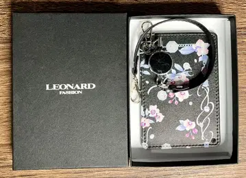 레오나르 LEONARD FASHION 플라워 패스 케이스