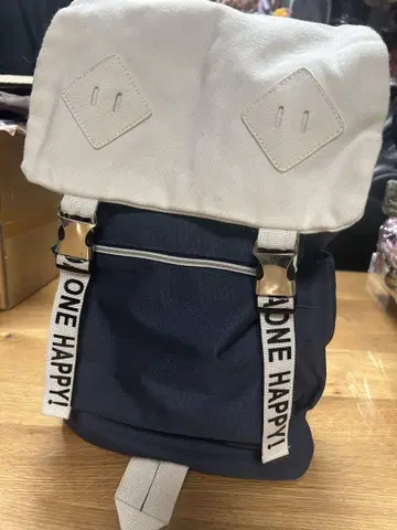 네이비와 화이트 롤탑 백팩