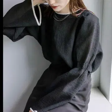 mystic 배색 파이핑 블라우스 블랙
