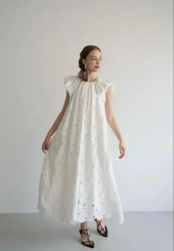 Acka flower lace drape one-piece