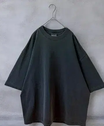 다크 그레이 오버 사이즈 T셔츠