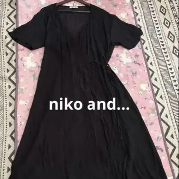 niko and - 블랙 티셔츠 원피스