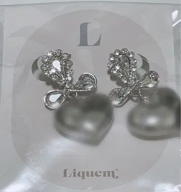 Liquem 리큐엠 실버 하트 귀걸이