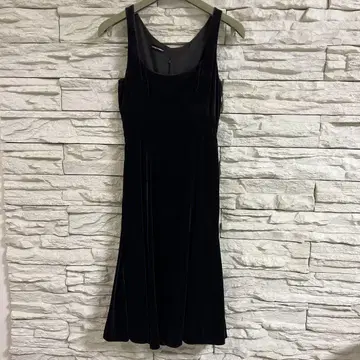 EMPORIO ARMANI 슬리브리스 원피스 블랙