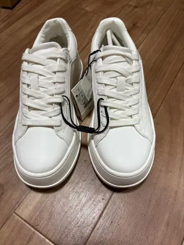 ZARA 통굽 스니커즈 23.5