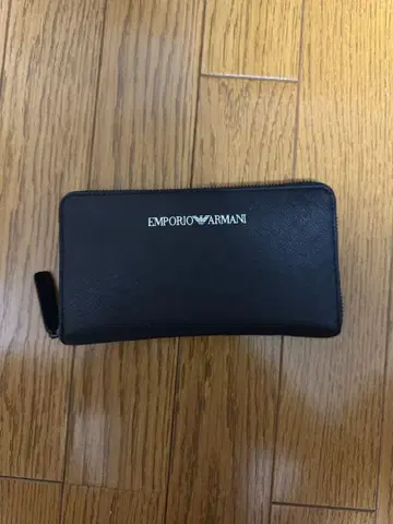 EMPORIO ARMANI 블랙 장지갑