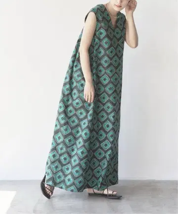 Spick & Span 아프리칸 바틱 사이드 개더 드레스