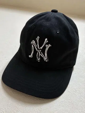 BASICKS Bone New York Cap