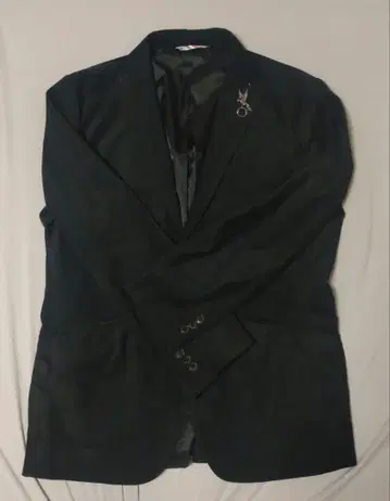 블랙 테일러드 자켓 새 브로치 포함
