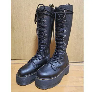 Dr.Martens 1B60MAX UK5 통굽 20홀 롱