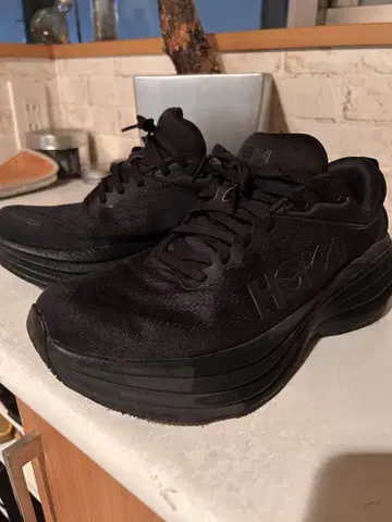 HOKA ONE ONE BONDI8 27 cm