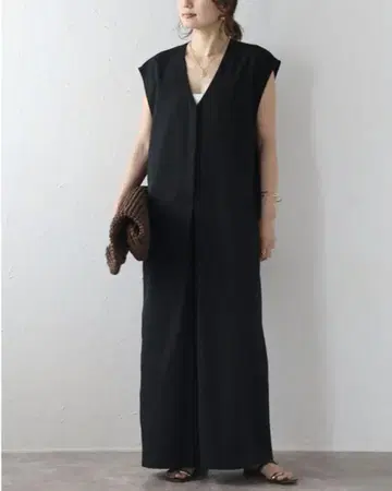 프론트 턱 V넥 올인원