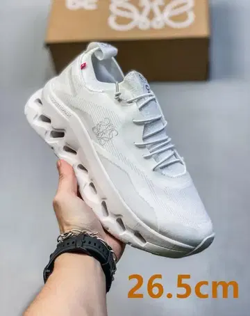 한정판 On Cloudtilt 화이트 스니커즈 26.5cm