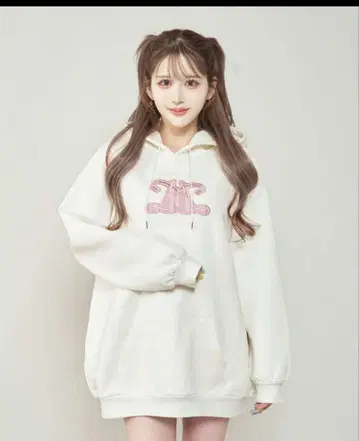 다리치 레이스업 아플리케 로고 후디 WHT