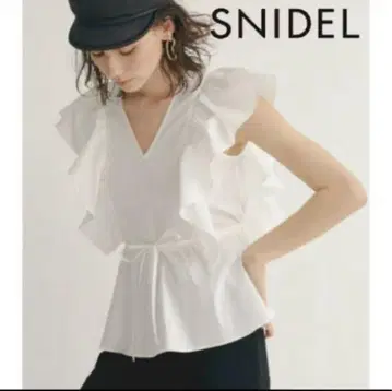 SNIDEL 택 포함 새 상품 프릴 페플럼 블라우스 화이트 슬리브리스