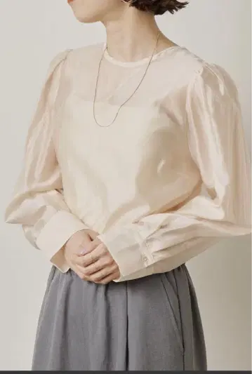 omekashi 오메카시 퍼프 숄더 블라우스 아이보리