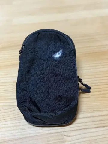 MILLET 밀레 숄더 파우치  MIS0592 블랙
