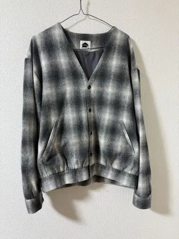 Fafatt 그레이 계열 체크 V넥 가디건
