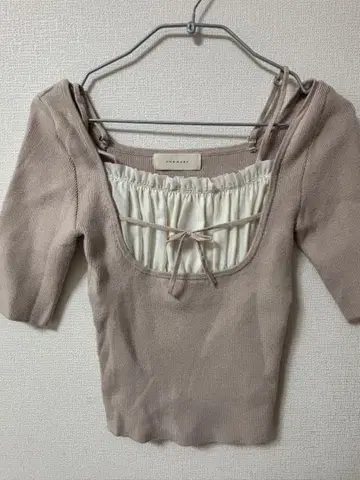 andmary mew frill tops beige