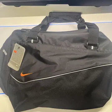 NIKE 보스턴 백 블랙 품번 R568156