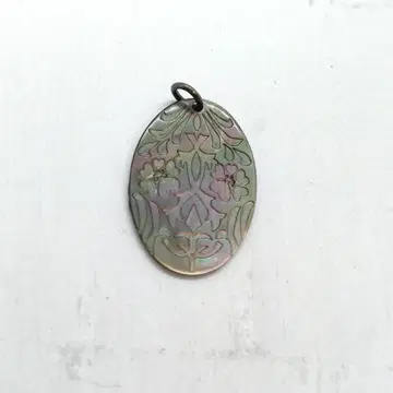 Agata 쉘 타원형 펜던트
