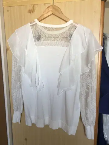 RUIRUE BOUTIQUE 화이트 레이스 슬리브 상의 M