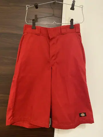 Dickies 레드 숏팬츠