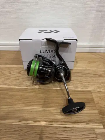 다이와 LUVIAS PCLT2500 스피닝 릴