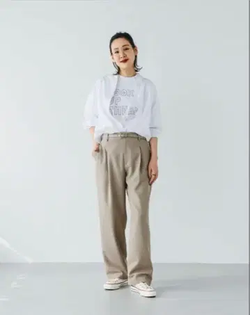 북유럽, 온오프 활용 가능한, 주름이 잘 가지 않는 스트레이트 팬츠