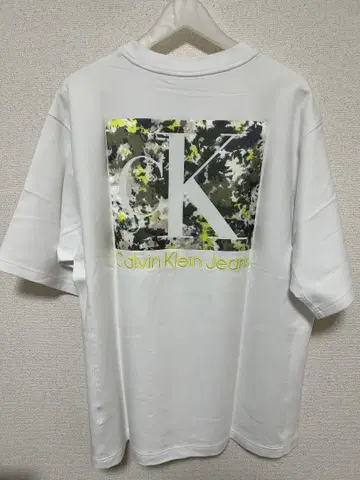 Calvin Klein Jeans 화이트 T셔츠