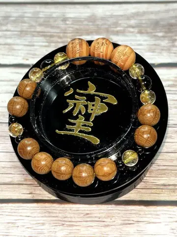 소시지 육도목 디자인 팔찌 루틸 x 모리온