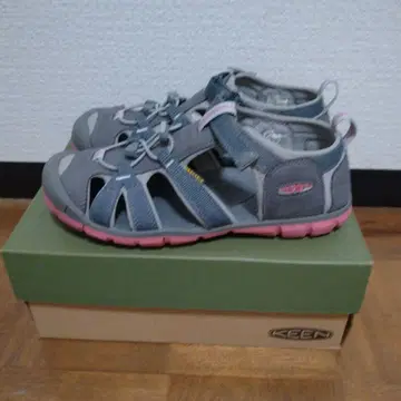 KEEN 아웃도어 샌들 그레이/핑크 24.5cm