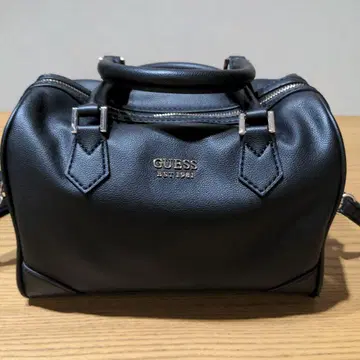 GUESS 블랙 핸드백