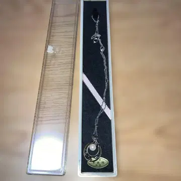 실버 펄 장식 목걸이