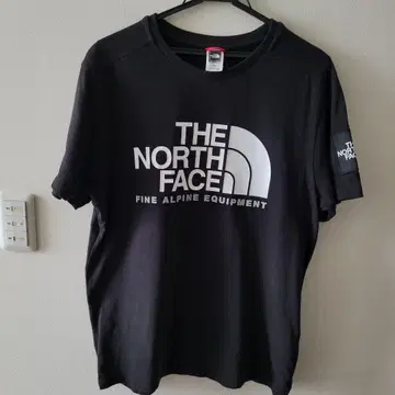 THE NORTH FACE 반팔 티셔츠 M 사이즈 블랙