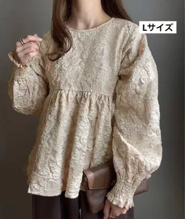 새상품급  플라워 자카드 페플럼 상의 여성용 베이지