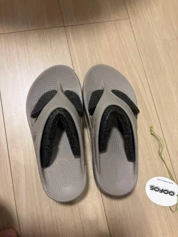 Oofos 그레이 스포츠 샌들