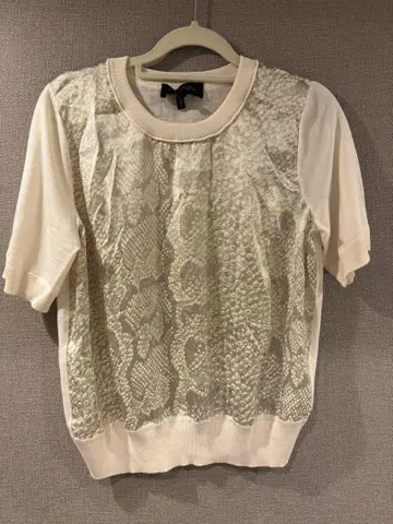 ESCADA 반팔 상의 S 크림색