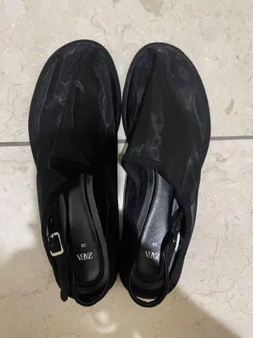 ZARA 블랙 백 스트랩 샌들 38