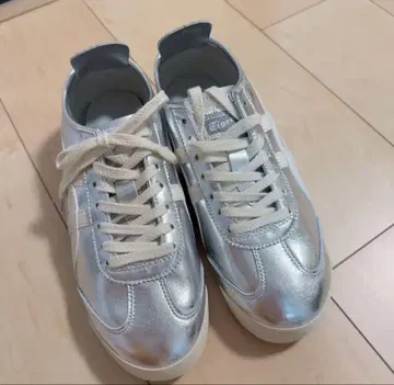 오니츠카타이거 멕시코 66 실버