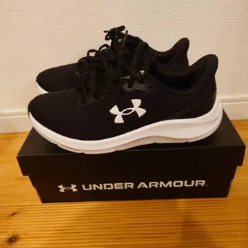 UNDER ARMOUR 블랙스 운동화